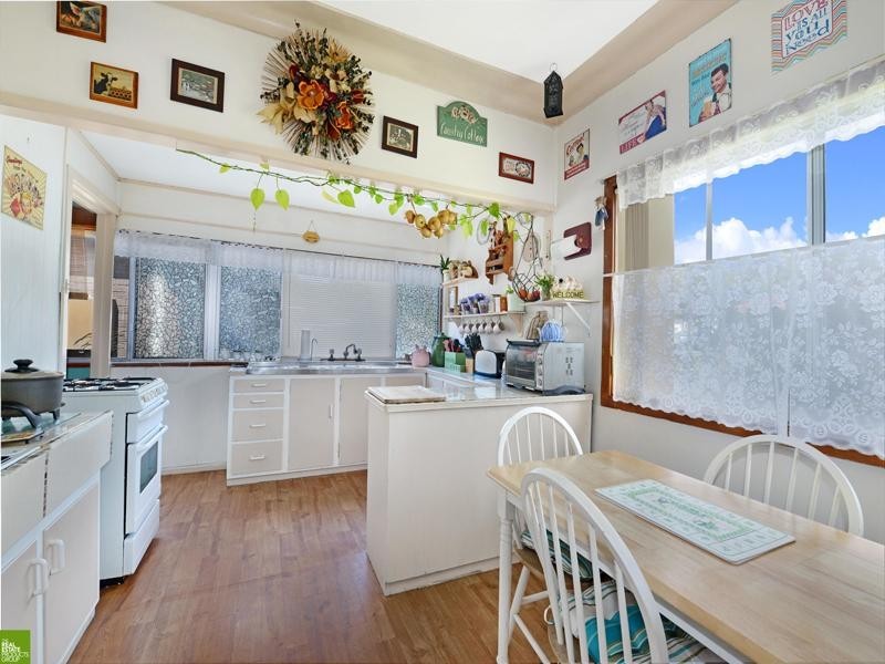 33 Macquarie Street, Albion Park NSW 2527