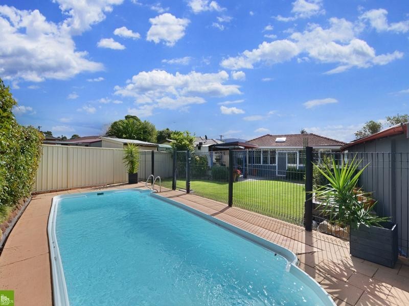 12 Beveridge Street, Albion Park NSW 2527