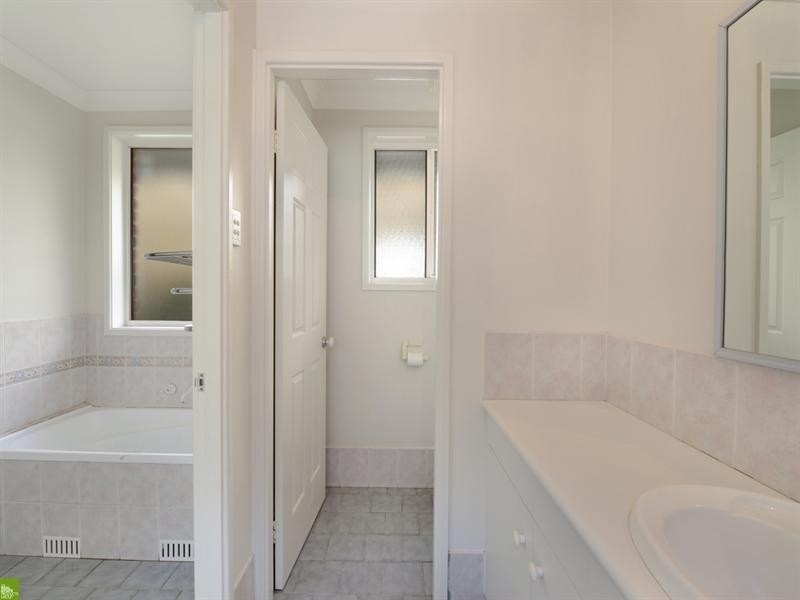 14 Tuross Street, Albion Park NSW 2527