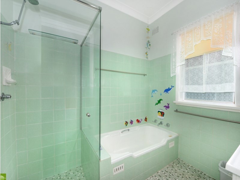 43 Simpson Parade, Albion Park NSW 2527