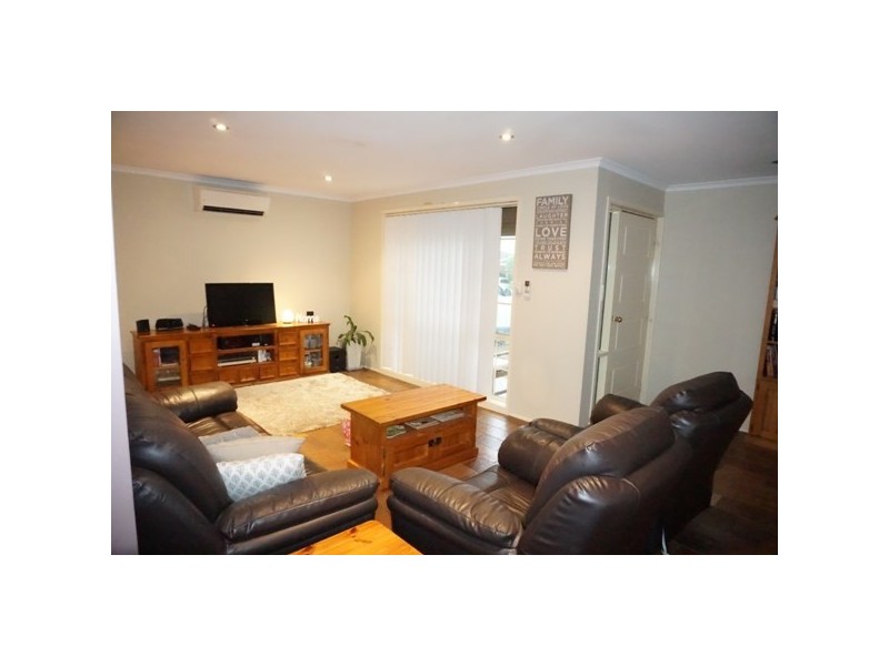 3 Graham Street, Albion Park NSW 2527