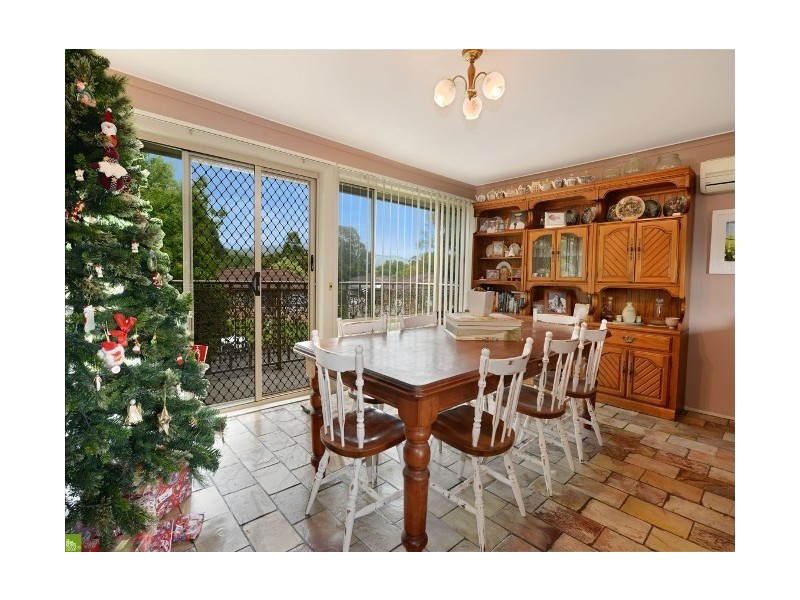 11 White Gum Avenue, Albion Park Rail NSW 2527