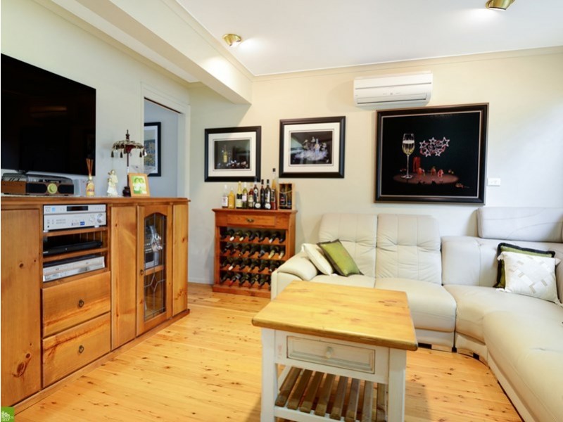 11 White Gum Avenue, Albion Park Rail NSW 2527