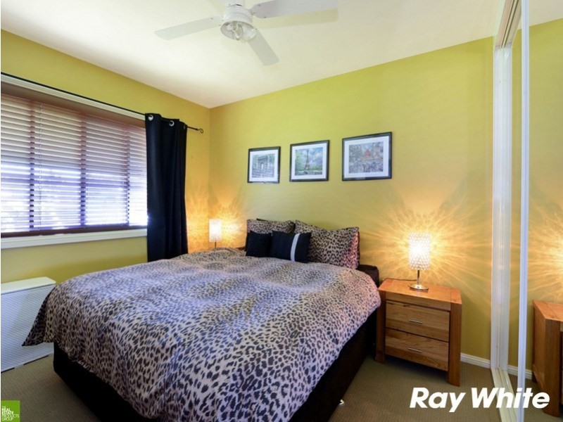 33 Wiley Street, Albion Park NSW 2527