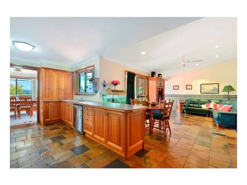 15 Severn Place, Albion Park NSW 2527