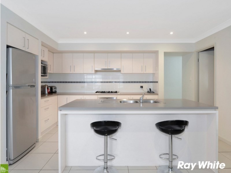18 Waterford Terrace, Albion Park NSW 2527