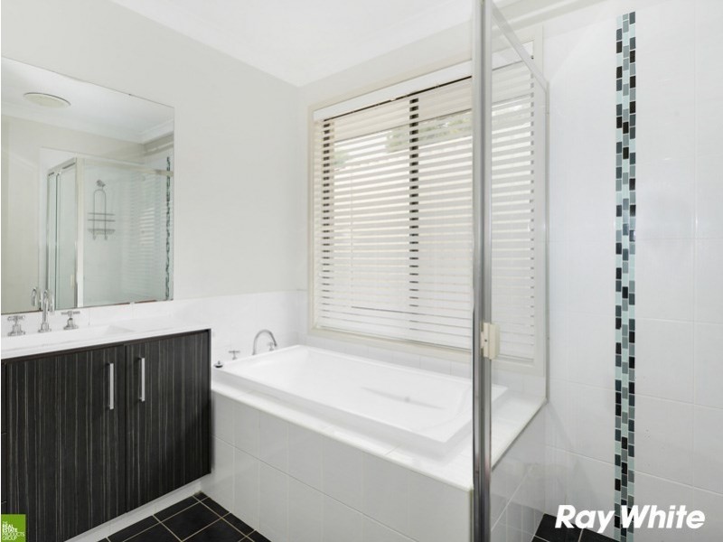 18 Waterford Terrace, Albion Park NSW 2527