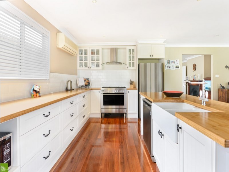 15 Hamilton Road, Albion Park NSW 2527