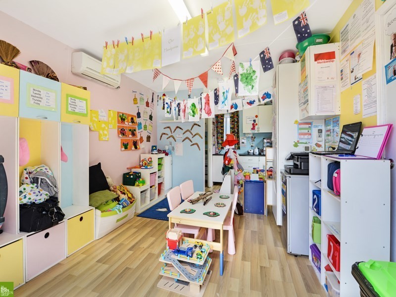 15 Hamilton Road, Albion Park NSW 2527