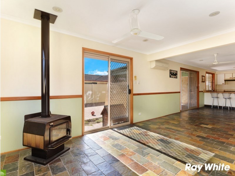 10 Ribbonwood Place, Albion Park Rail NSW 2527