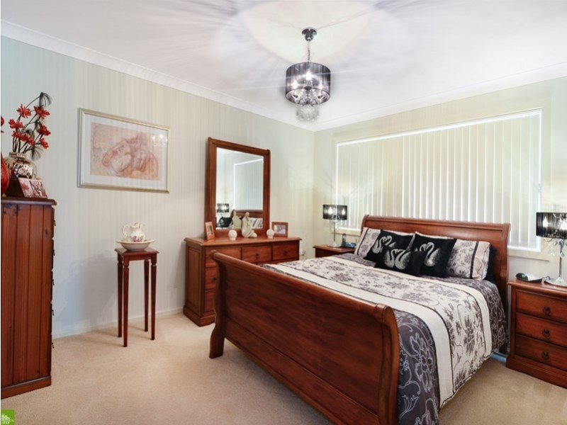 7 Chaplin Place, Albion Park NSW 2527