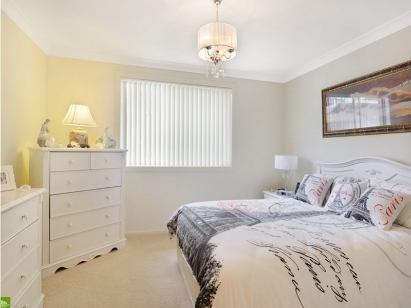 7 Chaplin Place, Albion Park NSW 2527