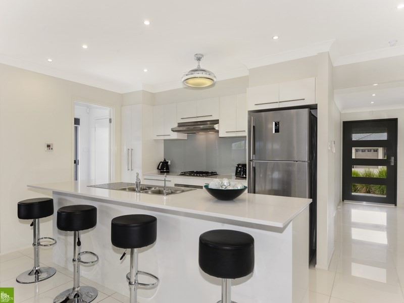 4 Bayview Avenue, Haywards Bay NSW 2530