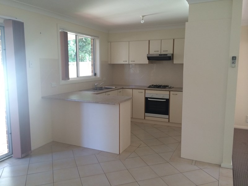 2/184 Tongarra Road, Albion Park NSW 2527