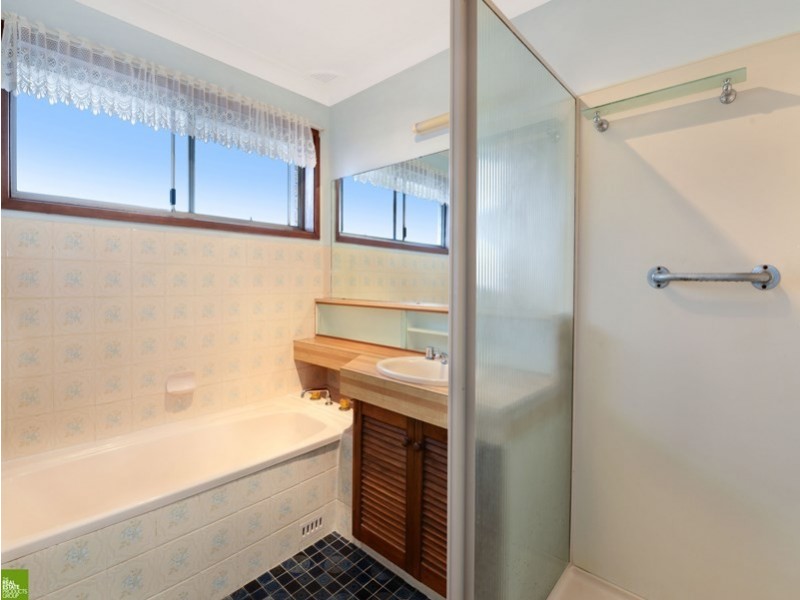 11 Scenic Crescent, Albion Park NSW 2527