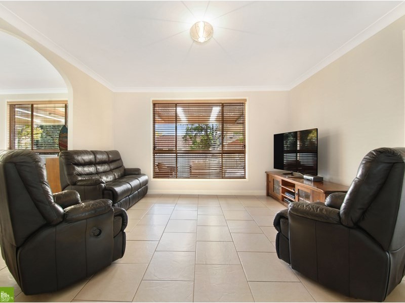 4 Harris Street, Albion Park NSW 2527