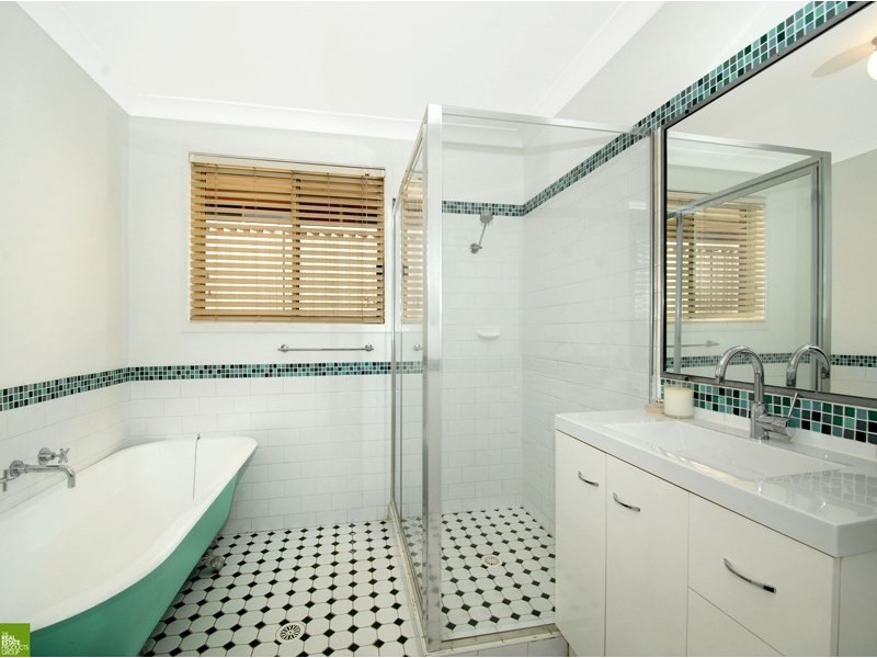 4 Harris Street, Albion Park NSW 2527