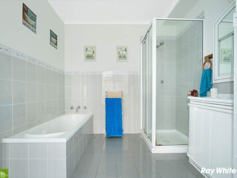 27 Hillside Drive, Albion Park NSW 2527