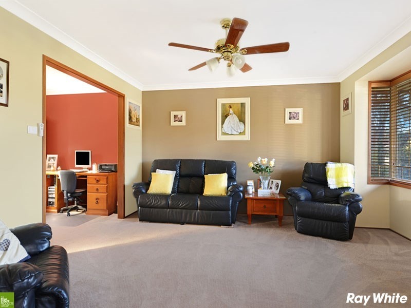 42 Gloucester Circuit, Albion Park NSW 2527