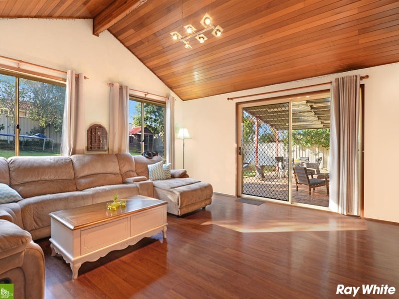 42 Gloucester Circuit, Albion Park NSW 2527