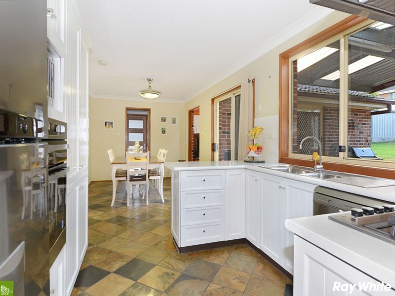 42 Gloucester Circuit, Albion Park NSW 2527
