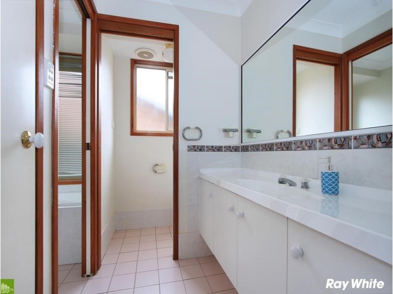 90 Daintree Drive, Albion Park NSW 2527