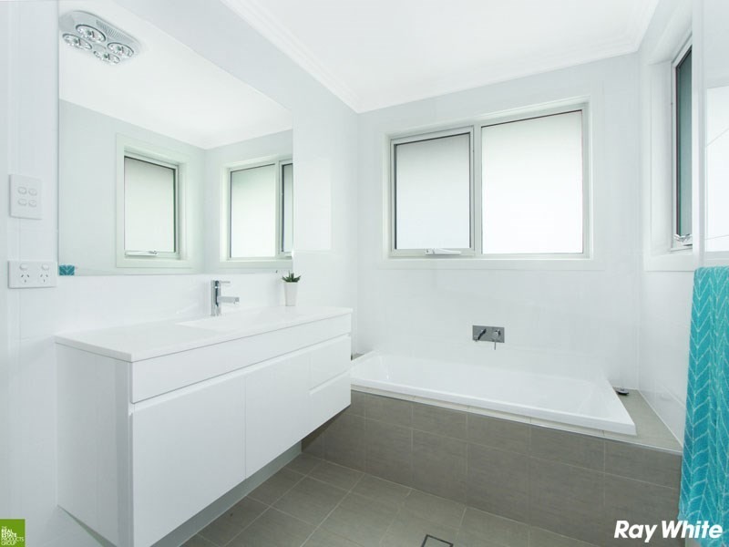 1 Wingello Crescent, Albion Park NSW 2527