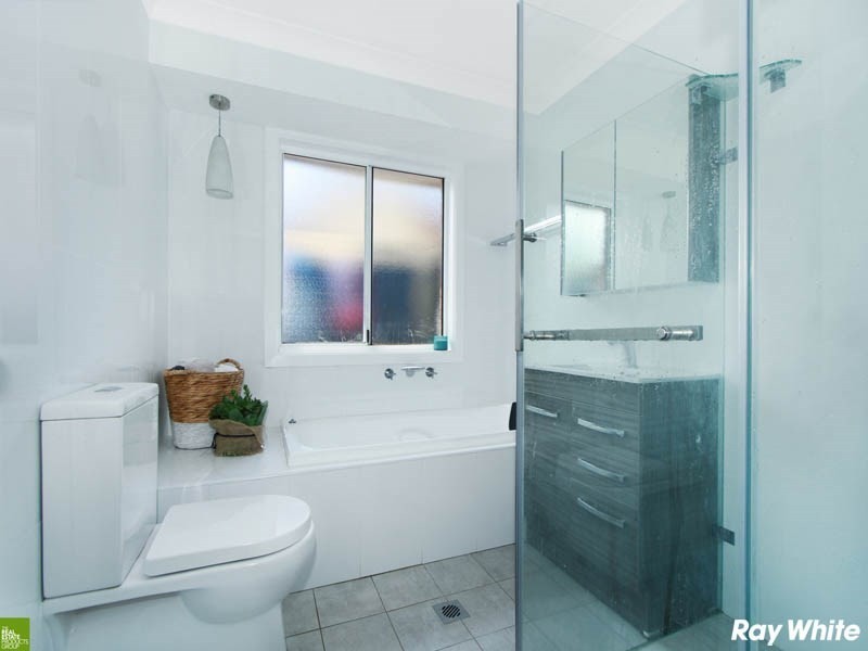 4 Barwon Place, Albion Park NSW 2527