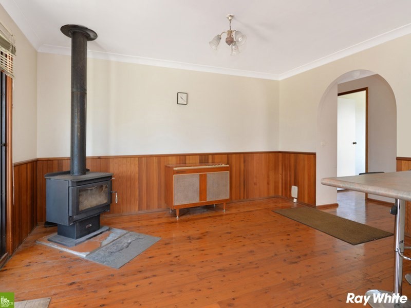 4 Hughes Drive, Albion Park NSW 2527