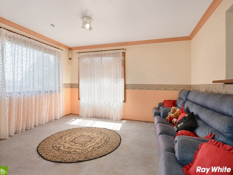 4 Hughes Drive, Albion Park NSW 2527