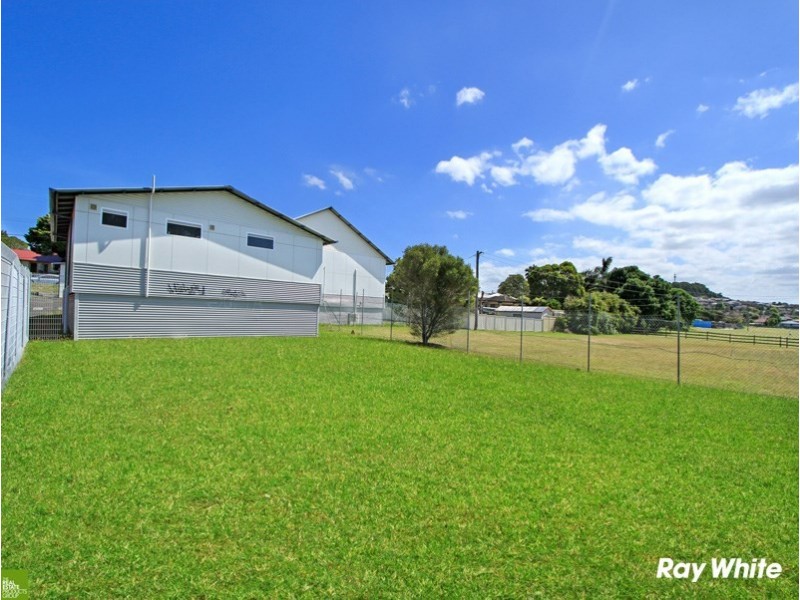 2-10 Bradman Avenue, Warilla NSW 2528