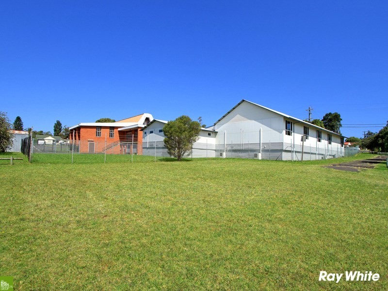 2-10 Bradman Avenue, Warilla NSW 2528