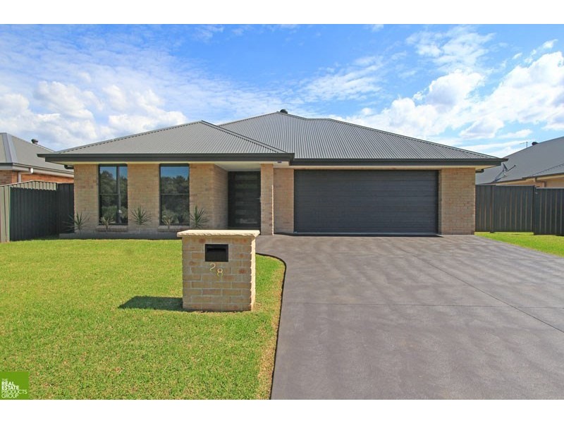 28 Wingello Crescent, Albion Park NSW 2527