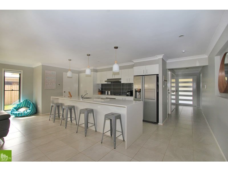 28 Wingello Crescent, Albion Park NSW 2527