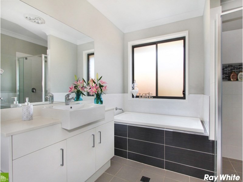 28 Wingello Crescent, Albion Park NSW 2527