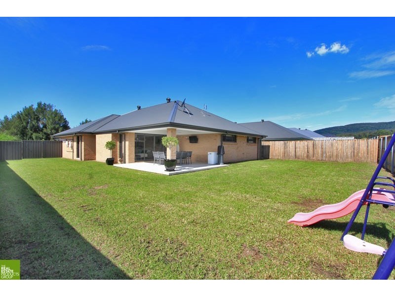 28 Wingello Crescent, Albion Park NSW 2527