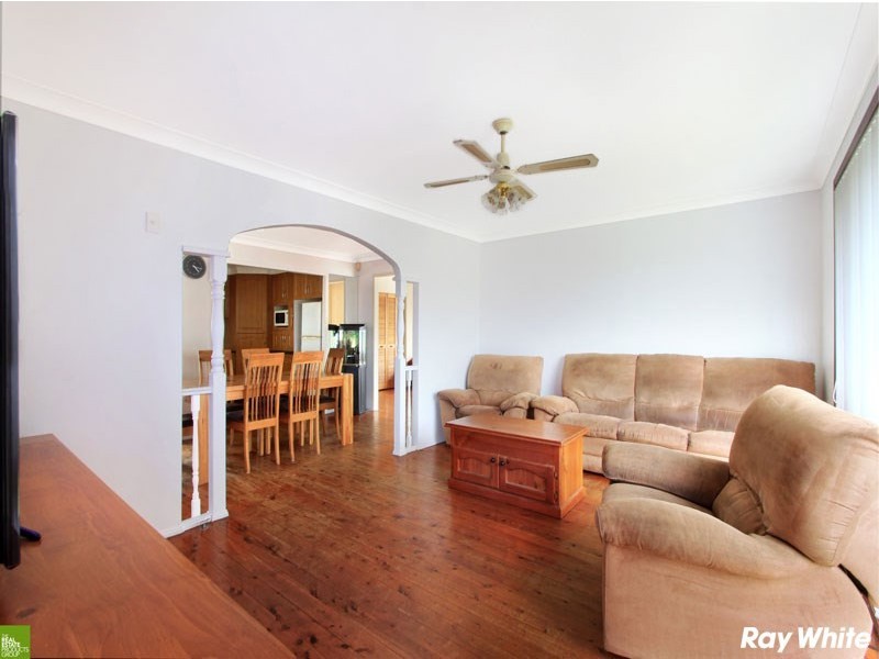 17 Maple Street, Albion Park Rail NSW 2527