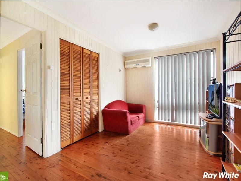 17 Maple Street, Albion Park Rail NSW 2527