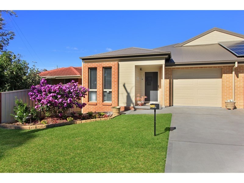 2/3 Maple Street, Albion Park Rail NSW 2527