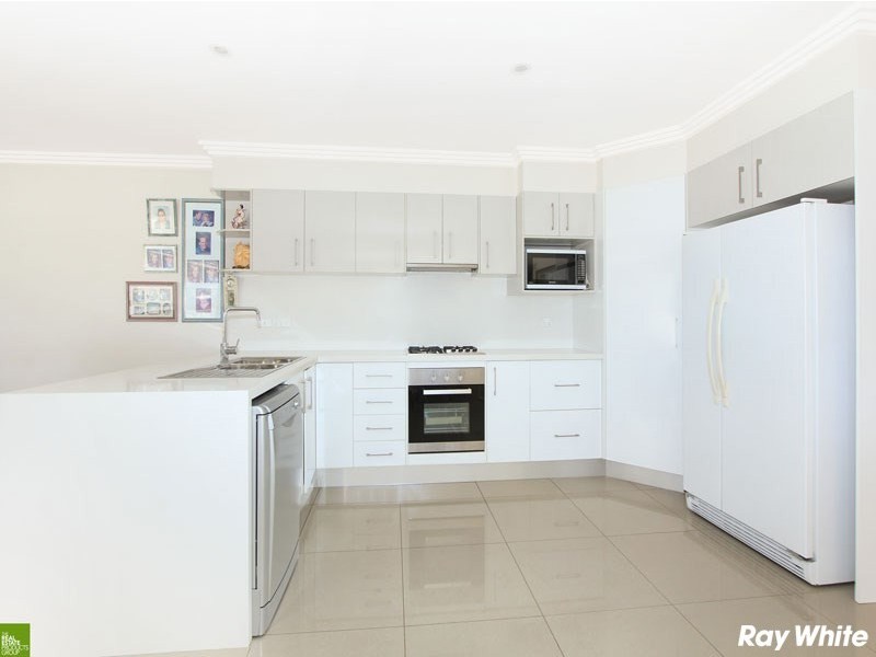 2/3 Maple Street, Albion Park Rail NSW 2527