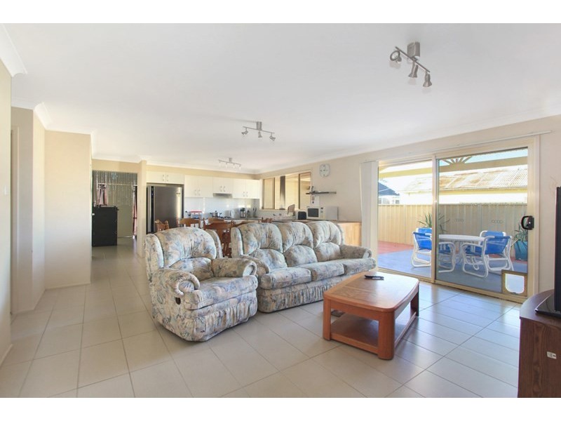 2/28 Taylor Road, Albion Park NSW 2527