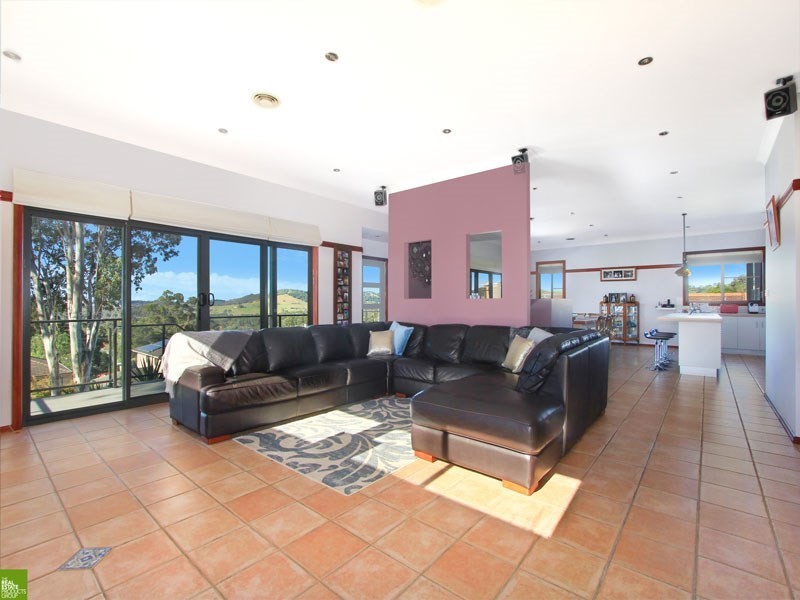 16 Pleasant View Close, Albion Park NSW 2527