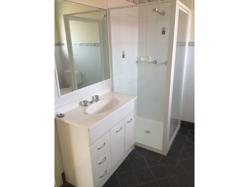 2/184 Tongarra Road, Albion Park NSW 2527