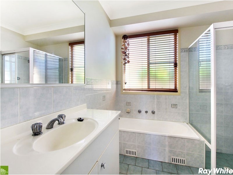 31 Hazelton Drive, Albion Park NSW 2527