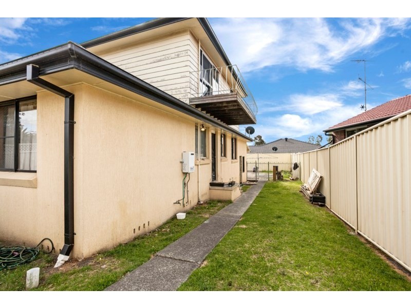 16 Oak Street, Albion Park Rail NSW 2527