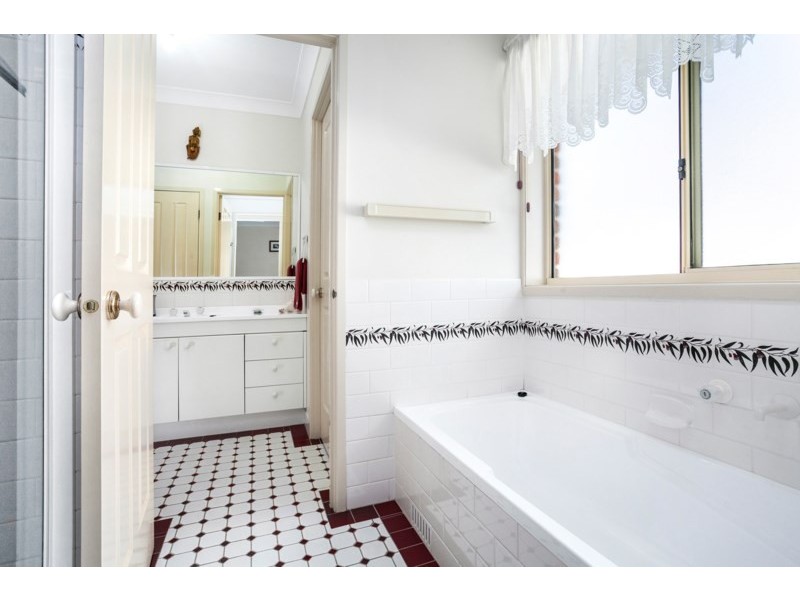 23 Huon Crescent, Albion Park NSW 2527