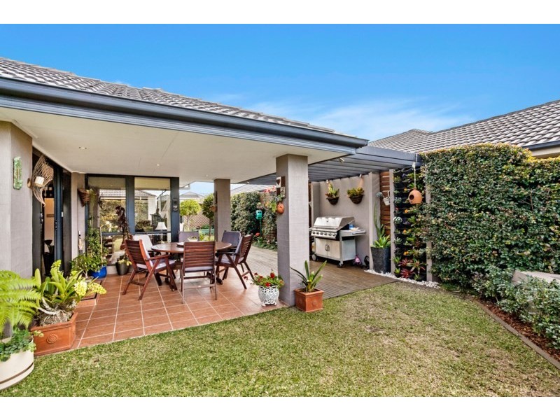 27 Athanlin Avenue, Haywards Bay NSW 2530