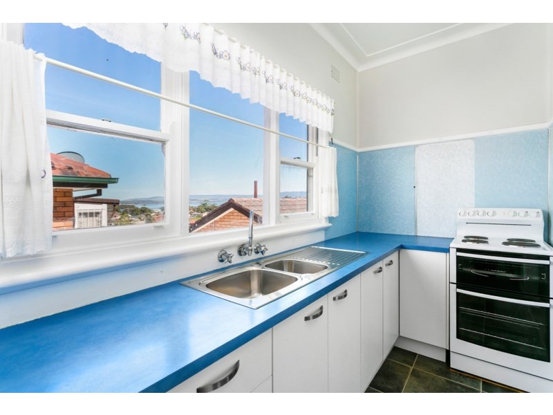 16 Wilma Avenue, Warrawong NSW 2502
