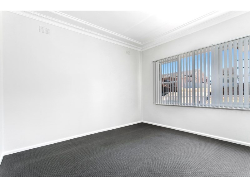 16 Wilma Avenue, Warrawong NSW 2502
