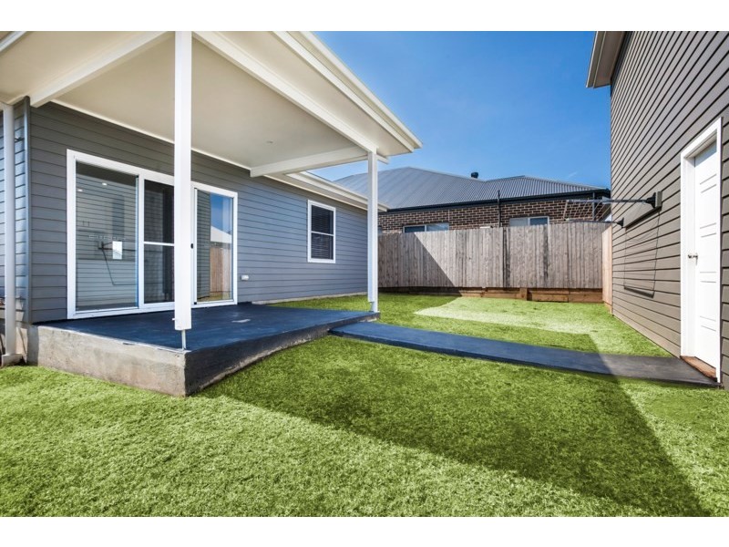 11 Mollymook Street, Albion Park NSW 2527